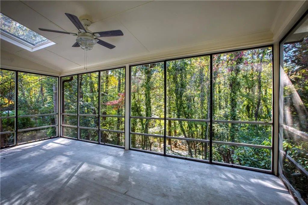 6140 Heards Creek Drive, Sandy Springs, Georgia 30328, 4 Bedrooms Bedrooms, ,3 BathroomsBathrooms,Residential,Sold,6140 Heards Creek Drive,6799569