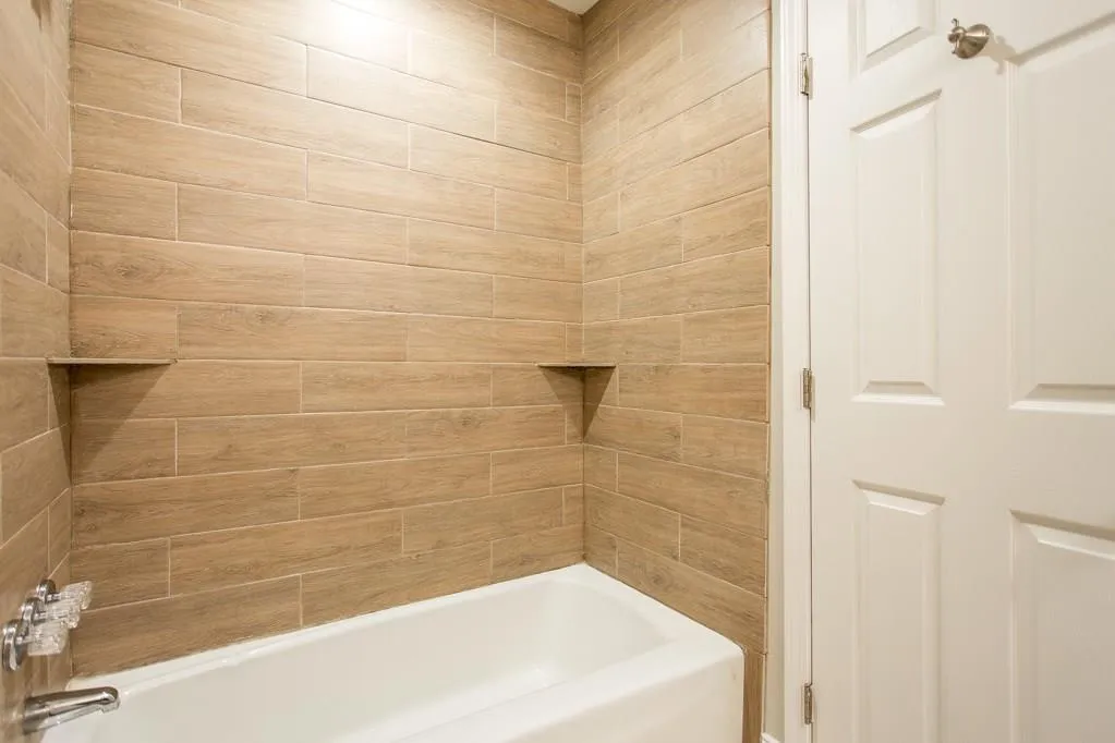 6980 Roswell Road Unit L1, Sandy Springs, Georgia 30328, 1 Bedroom Bedrooms, ,1 BathroomBathrooms,Residential,Sold,6980 Roswell Road Unit L1,6027190