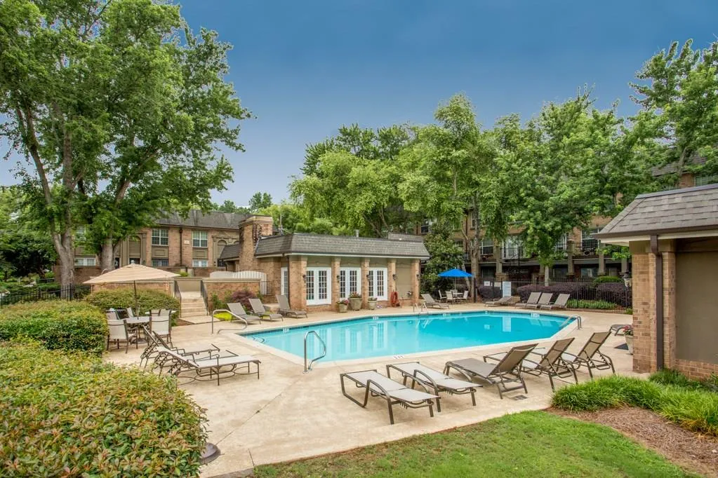 6980 Roswell Road Unit L1, Sandy Springs, Georgia 30328, 1 Bedroom Bedrooms, ,1 BathroomBathrooms,Residential,Sold,6980 Roswell Road Unit L1,6027190