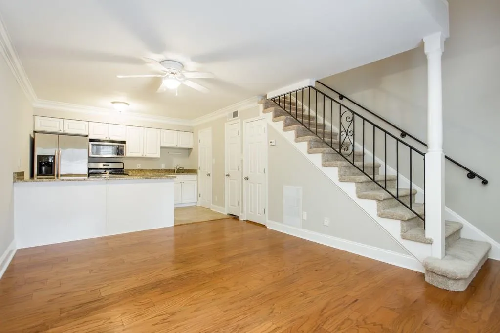 6980 Roswell Road Unit L1, Sandy Springs, Georgia 30328, 1 Bedroom Bedrooms, ,1 BathroomBathrooms,Residential,Sold,6980 Roswell Road Unit L1,6027190