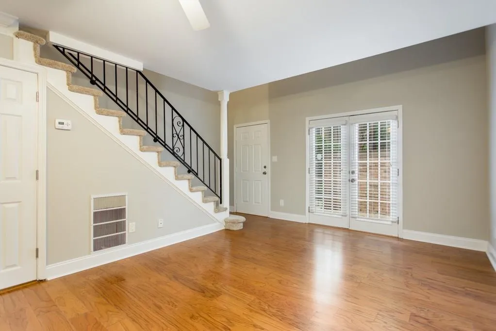 6980 Roswell Road Unit L1, Sandy Springs, Georgia 30328, 1 Bedroom Bedrooms, ,1 BathroomBathrooms,Residential,Sold,6980 Roswell Road Unit L1,6027190