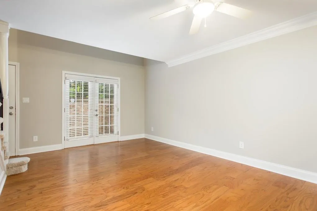 6980 Roswell Road Unit L1, Sandy Springs, Georgia 30328, 1 Bedroom Bedrooms, ,1 BathroomBathrooms,Residential,Sold,6980 Roswell Road Unit L1,6027190