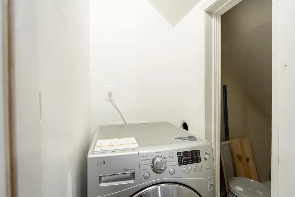 6980 Roswell Road Unit L1, Sandy Springs, Georgia 30328, 1 Bedroom Bedrooms, ,1 BathroomBathrooms,Residential,Sold,6980 Roswell Road Unit L1,6027190