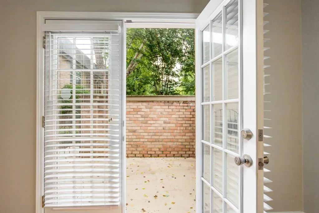 6980 Roswell Road Unit L1, Sandy Springs, Georgia 30328, 1 Bedroom Bedrooms, ,1 BathroomBathrooms,Residential,Sold,6980 Roswell Road Unit L1,6027190