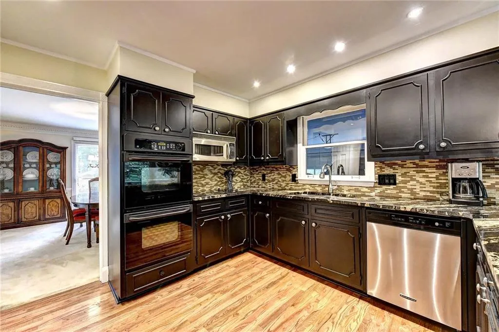 7520 Mount Vernon Road, Sandy Springs, Georgia 30350, 5 Bedrooms Bedrooms, ,3 BathroomsBathrooms,Residential,Sold,7520 Mount Vernon Road,6091039
