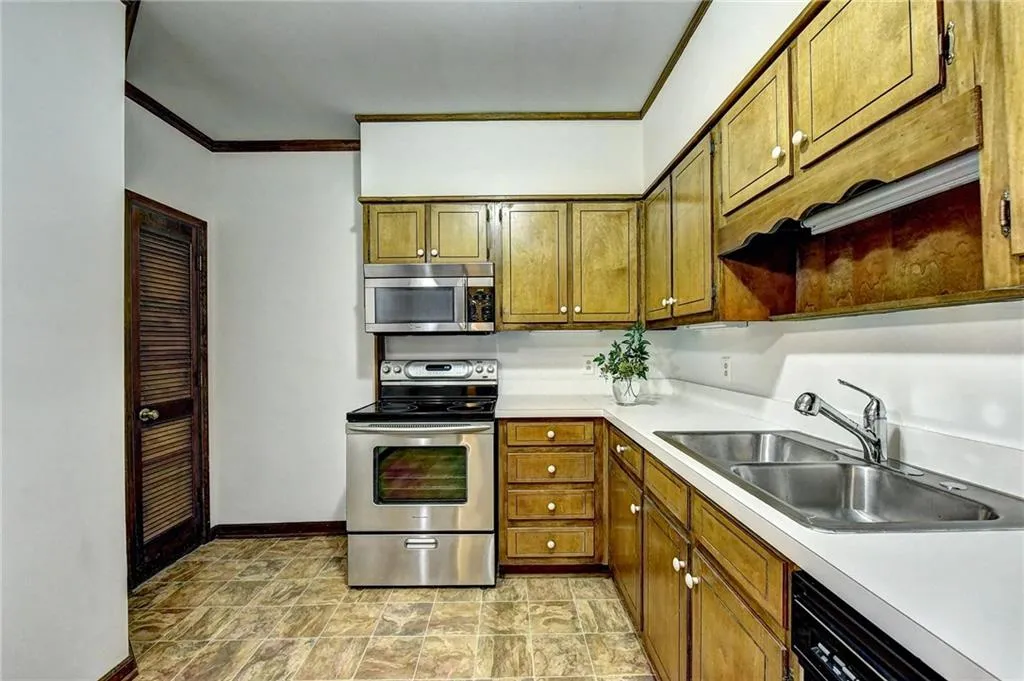 7520 Mount Vernon Road, Sandy Springs, Georgia 30350, 5 Bedrooms Bedrooms, ,3 BathroomsBathrooms,Residential,Sold,7520 Mount Vernon Road,6091039
