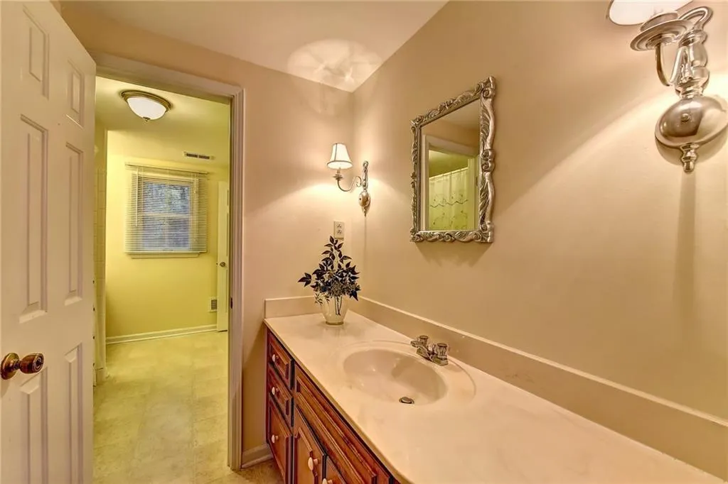 7520 Mount Vernon Road, Sandy Springs, Georgia 30350, 5 Bedrooms Bedrooms, ,3 BathroomsBathrooms,Residential,Sold,7520 Mount Vernon Road,6091039