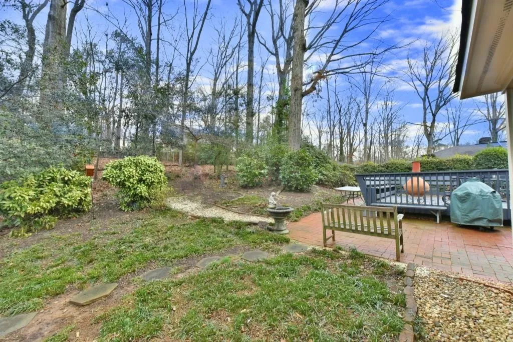 317 Dartmoor Circle, Sandy Springs, Georgia 30328, 4 Bedrooms Bedrooms, ,3 BathroomsBathrooms,Residential,Sold,317 Dartmoor Circle,5966217