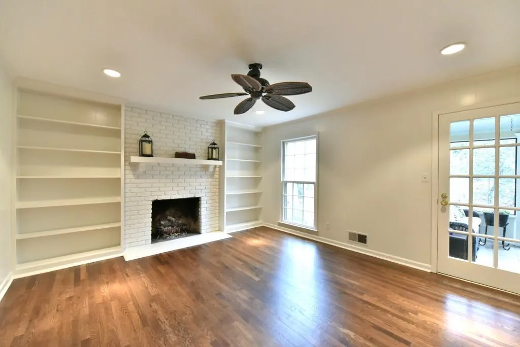 317 Dartmoor Circle, Sandy Springs, Georgia 30328, 4 Bedrooms Bedrooms, ,3 BathroomsBathrooms,Residential,Sold,317 Dartmoor Circle,5966217