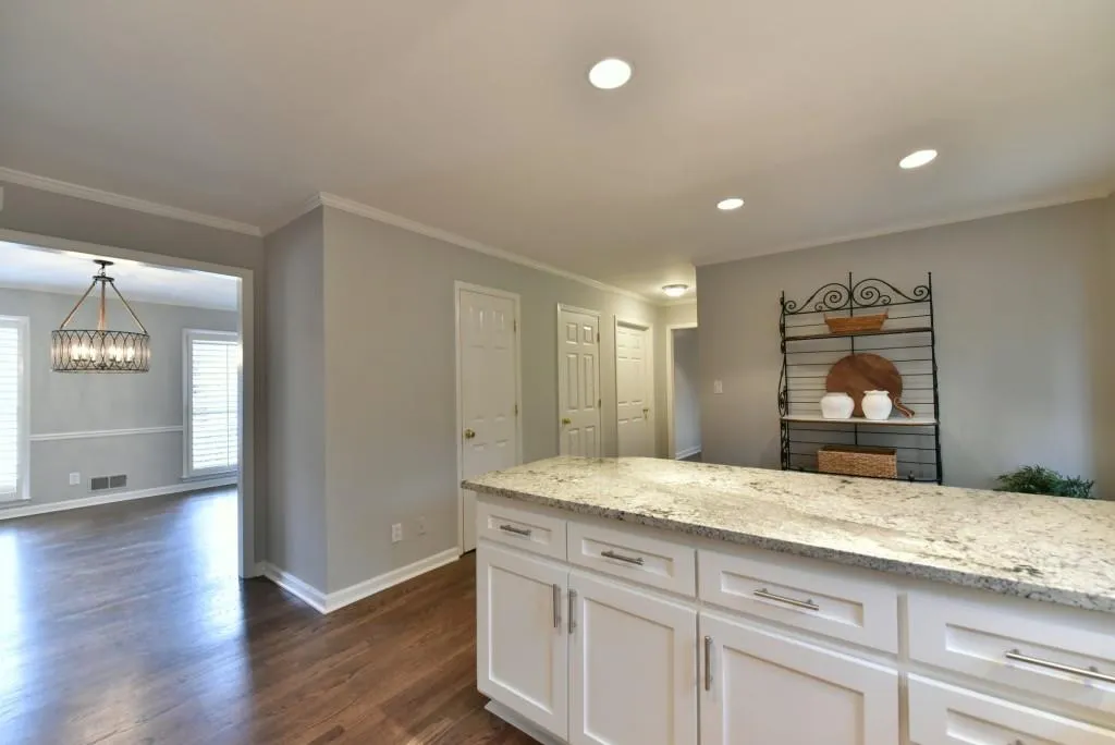 317 Dartmoor Circle, Sandy Springs, Georgia 30328, 4 Bedrooms Bedrooms, ,3 BathroomsBathrooms,Residential,Sold,317 Dartmoor Circle,5966217