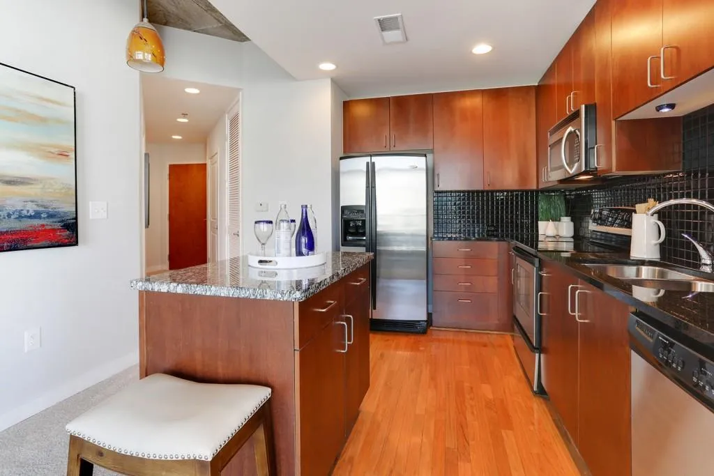 250 Pharr Road Ne Unit 708, Atlanta, Georgia 30305, 2 Bedrooms Bedrooms, ,2 BathroomsBathrooms,Residential,Sold,250 Pharr Road Ne Unit 708,5651489