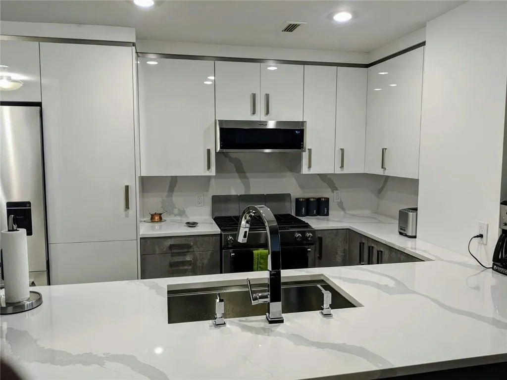3338 Peachtree Road Ne Unit 2505, Atlanta, Georgia 30326, 3 Bedrooms Bedrooms, ,2 BathroomsBathrooms,Residential,For Sale,3338 Peachtree Road Ne Unit 2505,7635180