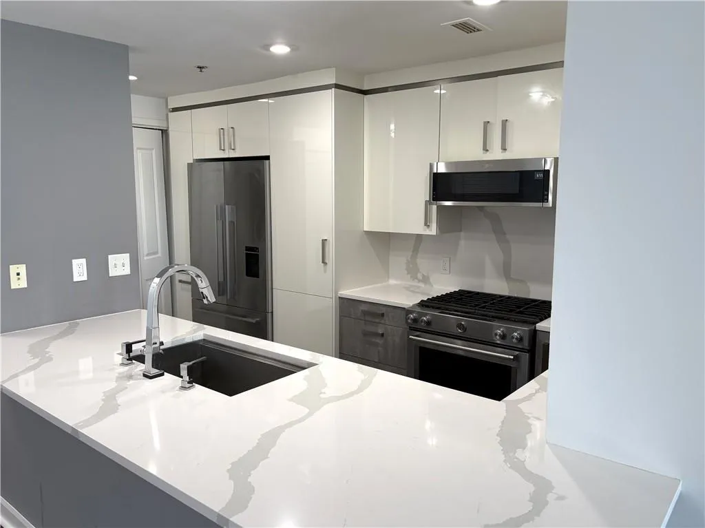 3338 Peachtree Road Ne Unit 2505, Atlanta, Georgia 30326, 3 Bedrooms Bedrooms, ,2 BathroomsBathrooms,Residential,For Sale,3338 Peachtree Road Ne Unit 2505,7635180