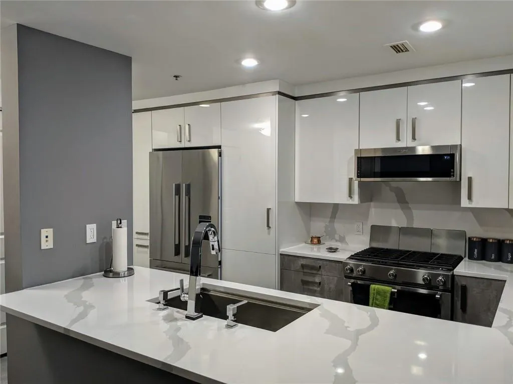 3338 Peachtree Road Ne Unit 2505, Atlanta, Georgia 30326, 3 Bedrooms Bedrooms, ,2 BathroomsBathrooms,Residential,For Sale,3338 Peachtree Road Ne Unit 2505,7635180