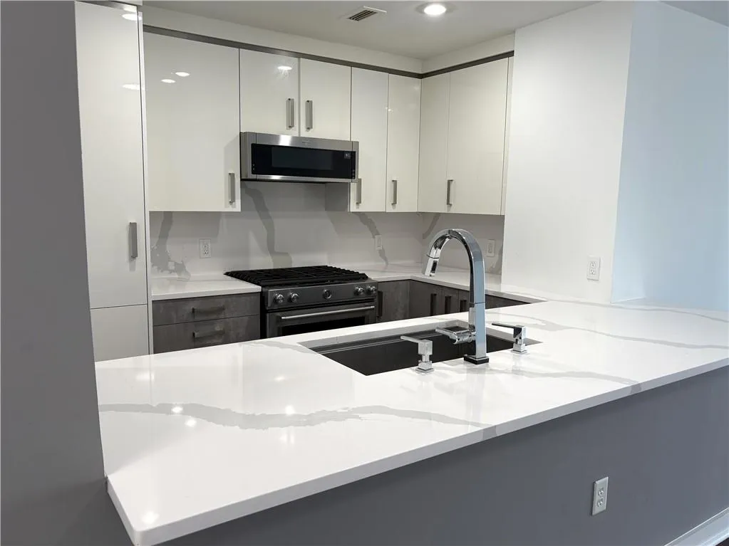 3338 Peachtree Road Ne Unit 2505, Atlanta, Georgia 30326, 3 Bedrooms Bedrooms, ,2 BathroomsBathrooms,Residential,For Sale,3338 Peachtree Road Ne Unit 2505,7635180
