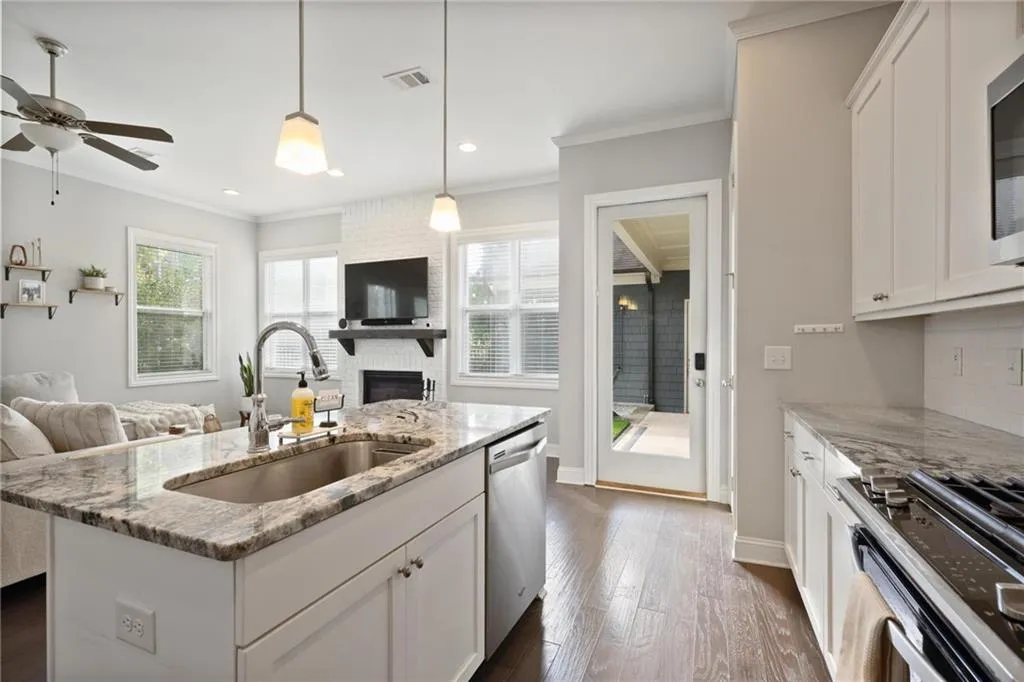 887 Proctor Oaks Street Nw, Atlanta, Georgia 30318, 4 Bedrooms Bedrooms, ,3 BathroomsBathrooms,Residential,For Sale,887 Proctor Oaks Street Nw,7650588