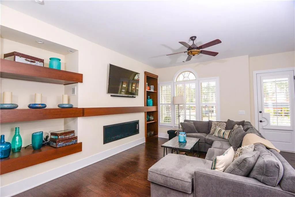 309 Alderwood Lane, Atlanta, Georgia 30328, 3 Bedrooms Bedrooms, ,3 BathroomsBathrooms,Residential,Sold,309 Alderwood Lane,5815961