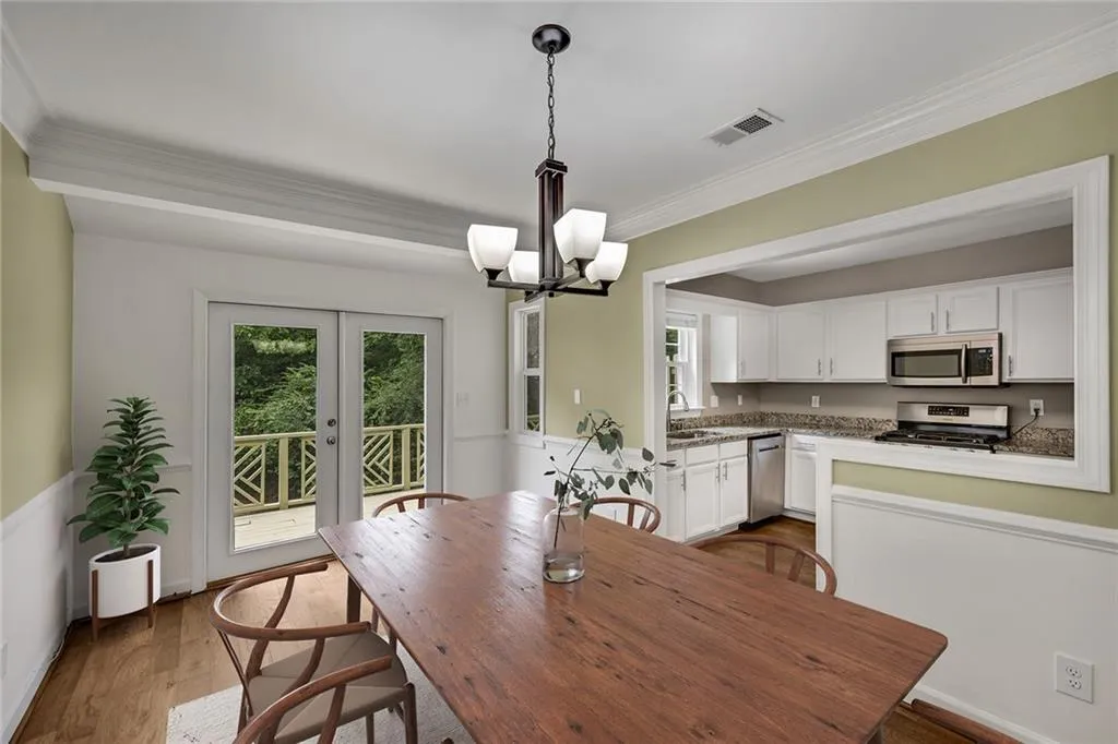 45 Mount Vernon Circle, Sandy Springs, Georgia 30338, 2 Bedrooms Bedrooms, ,2 BathroomsBathrooms,Residential,Sold,45 Mount Vernon Circle,7248804