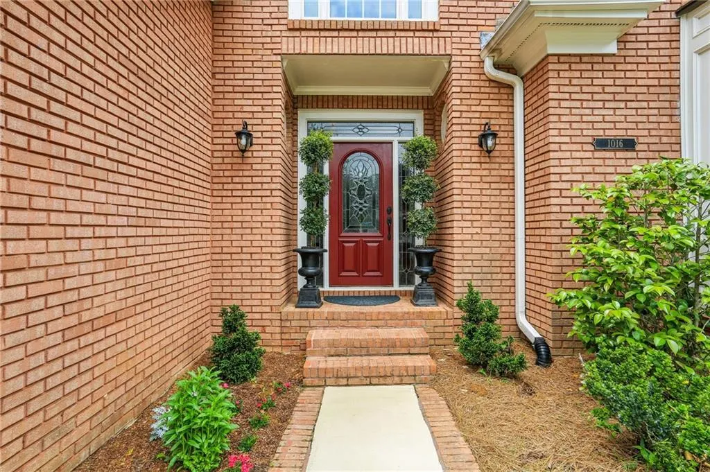 1016 Lenox Crest Ne, Atlanta, Georgia 30324, 5 Bedrooms Bedrooms, ,4 BathroomsBathrooms,Residential,Sold,1016 Lenox Crest Ne,7563322