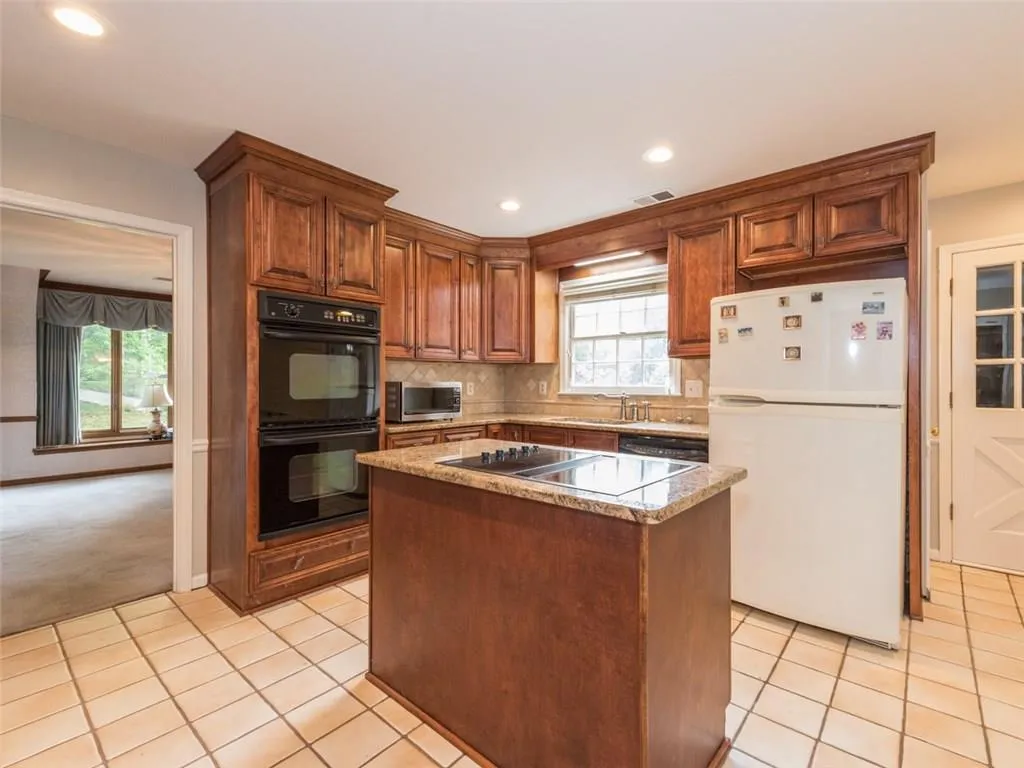7440 Half Penny Place, Sandy Springs, Georgia 30350, 4 Bedrooms Bedrooms, ,3 BathroomsBathrooms,Residential,Sold,7440 Half Penny Place,6010810