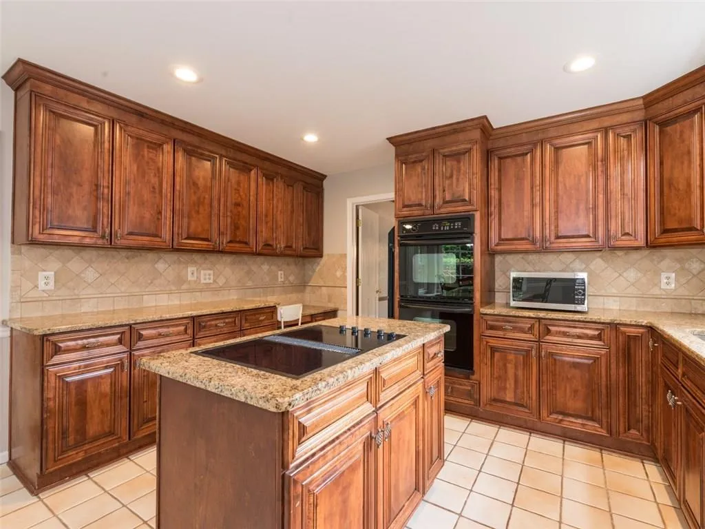 7440 Half Penny Place, Sandy Springs, Georgia 30350, 4 Bedrooms Bedrooms, ,3 BathroomsBathrooms,Residential,Sold,7440 Half Penny Place,6010810