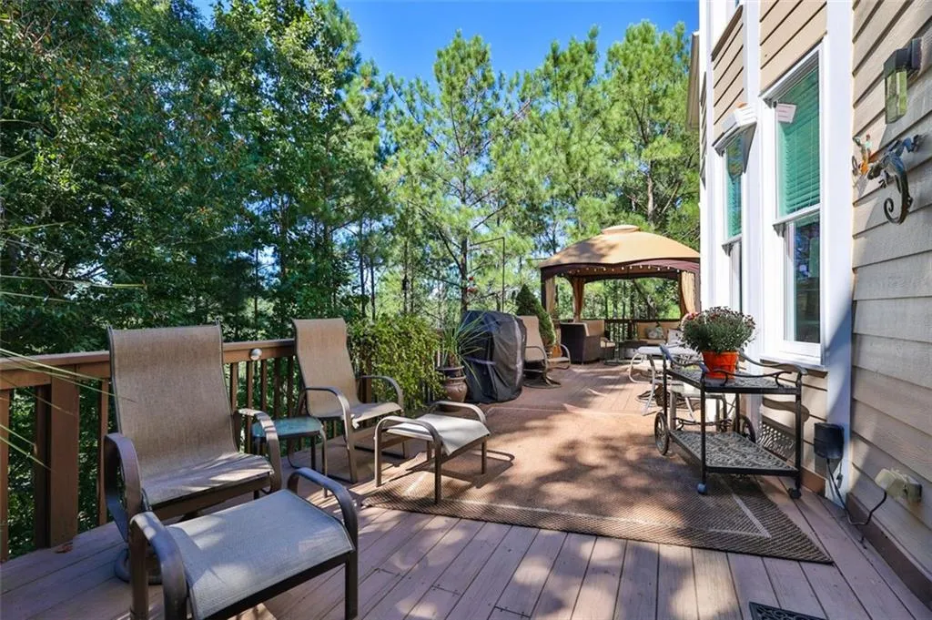 485 Trowgate Lane, Sandy Springs, Georgia 30350, 5 Bedrooms Bedrooms, ,5 BathroomsBathrooms,Residential,Sold,485 Trowgate Lane,6950686