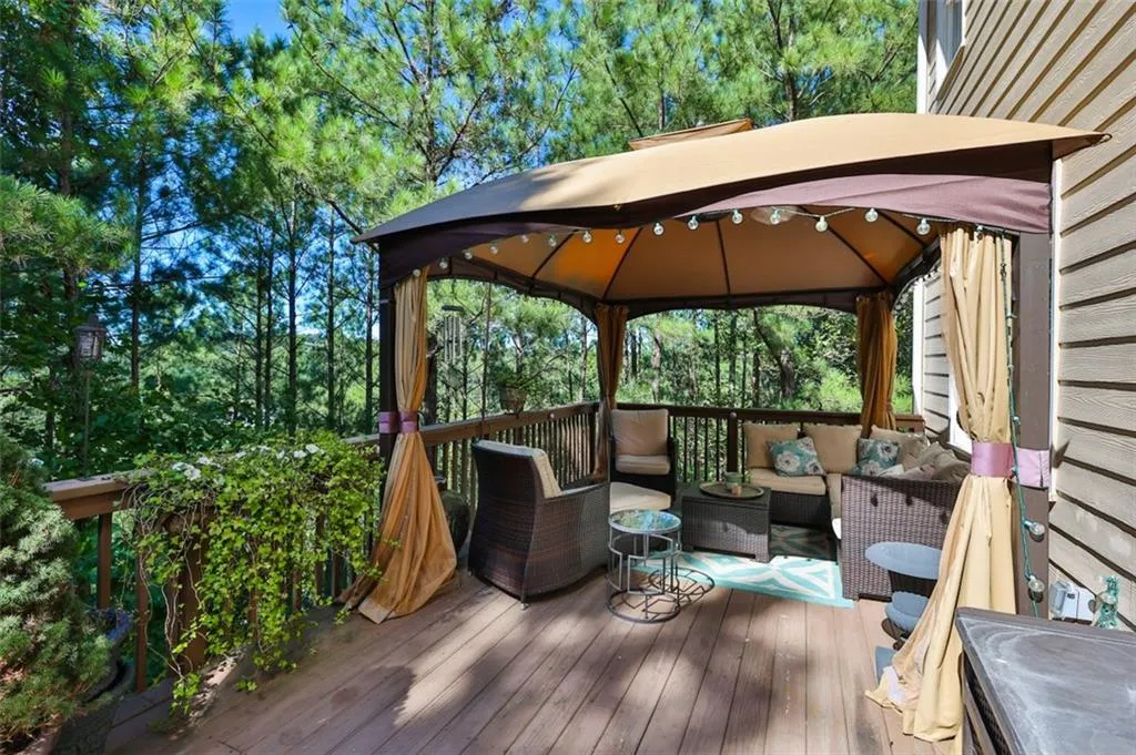 485 Trowgate Lane, Sandy Springs, Georgia 30350, 5 Bedrooms Bedrooms, ,5 BathroomsBathrooms,Residential,Sold,485 Trowgate Lane,6950686