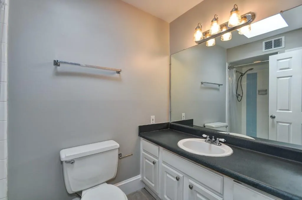 346 Carpenter Drive Unit 44, Atlanta, Georgia 30328, 2 Bedrooms Bedrooms, ,2 BathroomsBathrooms,Residential,Sold,346 Carpenter Drive Unit 44,5586418