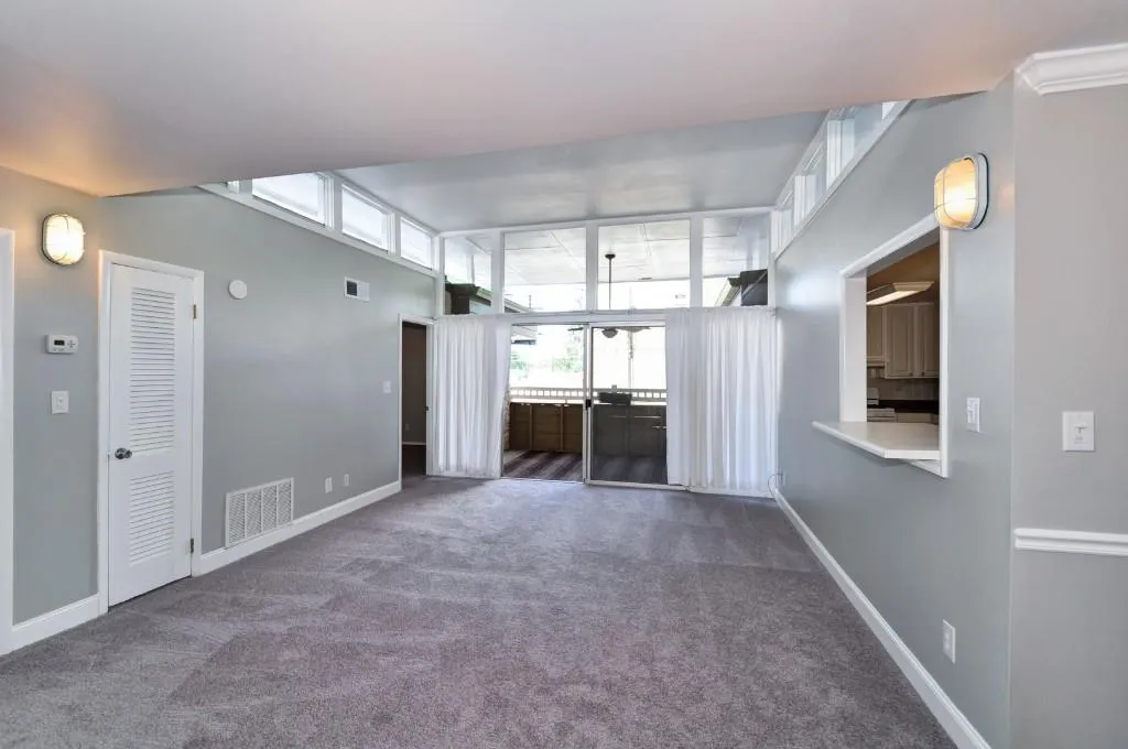 346 Carpenter Drive Unit 44, Atlanta, Georgia 30328, 2 Bedrooms Bedrooms, ,2 BathroomsBathrooms,Residential,Sold,346 Carpenter Drive Unit 44,5586418