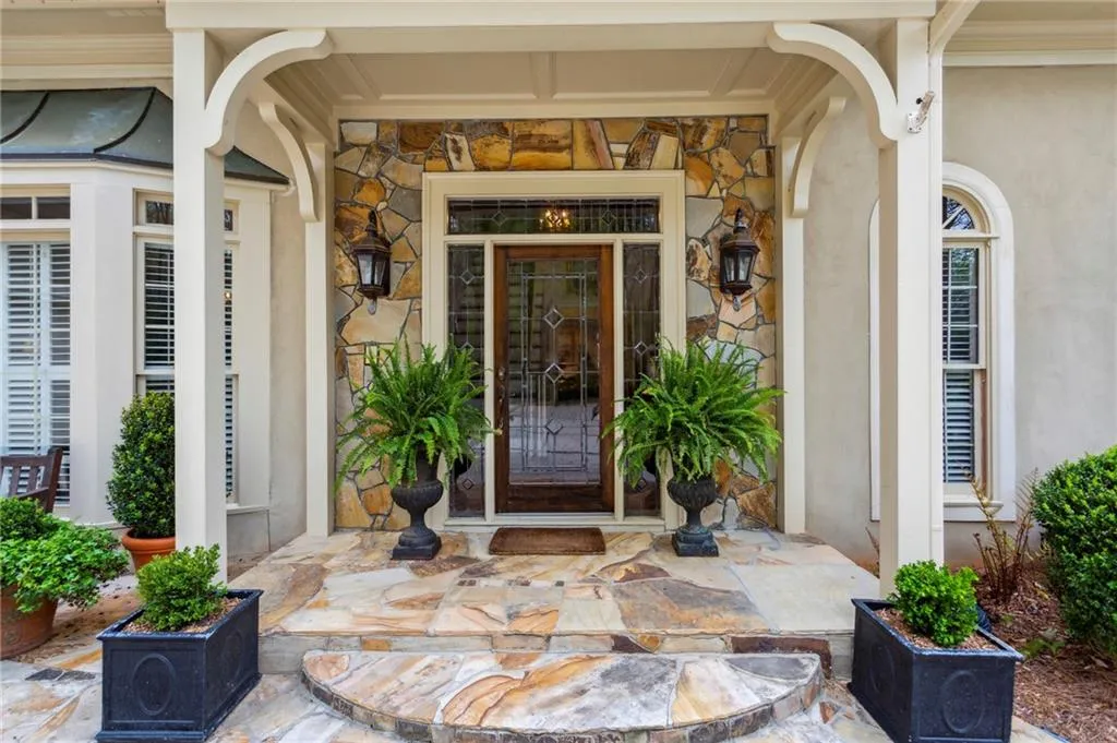 1840 Brandon Hall Drive, Sandy Springs, Georgia 30350, 4 Bedrooms Bedrooms, ,3 BathroomsBathrooms,Residential,Sold,1840 Brandon Hall Drive,7198709