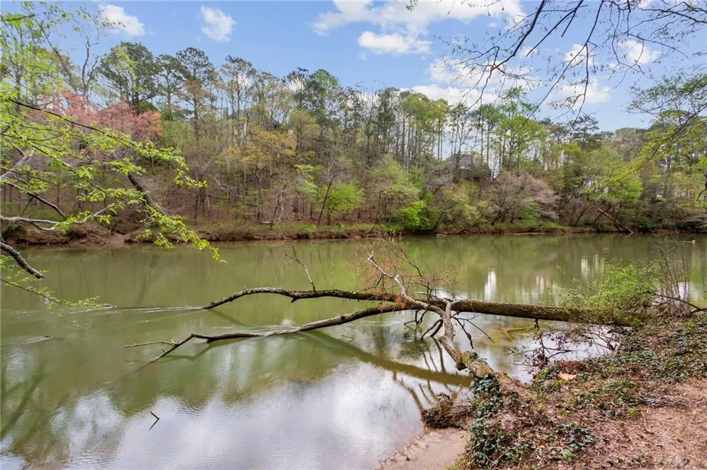 1840 Brandon Hall Drive, Sandy Springs, Georgia 30350, 4 Bedrooms Bedrooms, ,3 BathroomsBathrooms,Residential,Sold,1840 Brandon Hall Drive,7198709