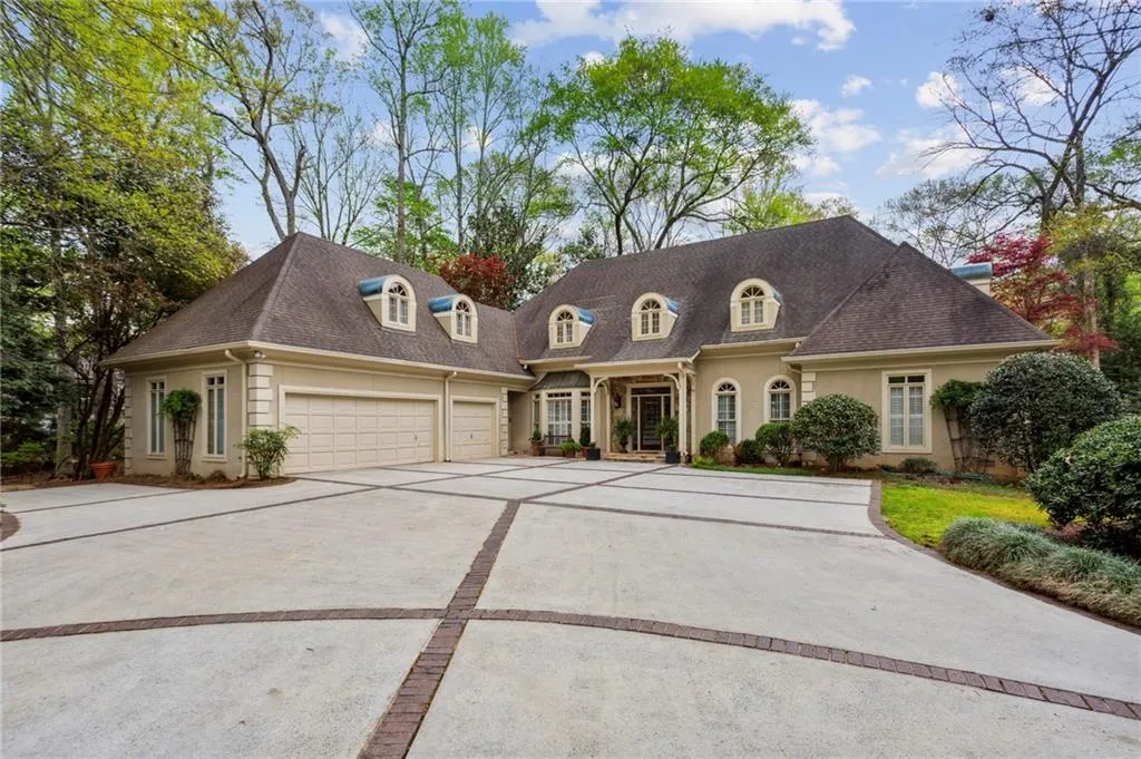 1840 Brandon Hall Drive, Sandy Springs, Georgia 30350, 4 Bedrooms Bedrooms, ,3 BathroomsBathrooms,Residential,Sold,1840 Brandon Hall Drive,7198709