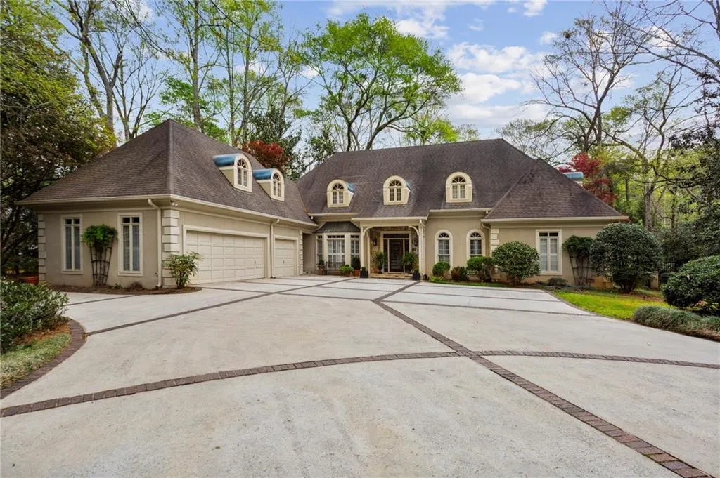 1840 Brandon Hall Drive, Sandy Springs, Georgia 30350, 4 Bedrooms Bedrooms, ,3 BathroomsBathrooms,Residential,Sold,1840 Brandon Hall Drive,7198709