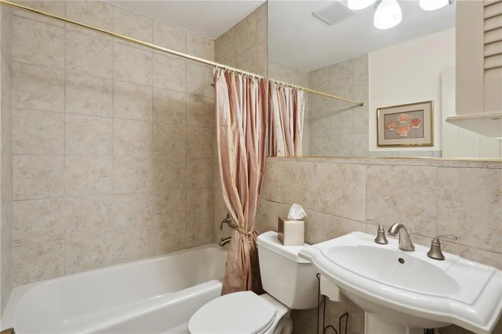 5740 Riverwood Drive, Atlanta, Georgia 30328, 4 Bedrooms Bedrooms, ,3 BathroomsBathrooms,Residential,Sold,5740 Riverwood Drive,7276307