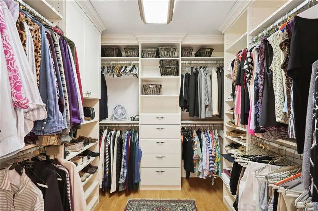 5740 Riverwood Drive, Atlanta, Georgia 30328, 4 Bedrooms Bedrooms, ,3 BathroomsBathrooms,Residential,Sold,5740 Riverwood Drive,7276307