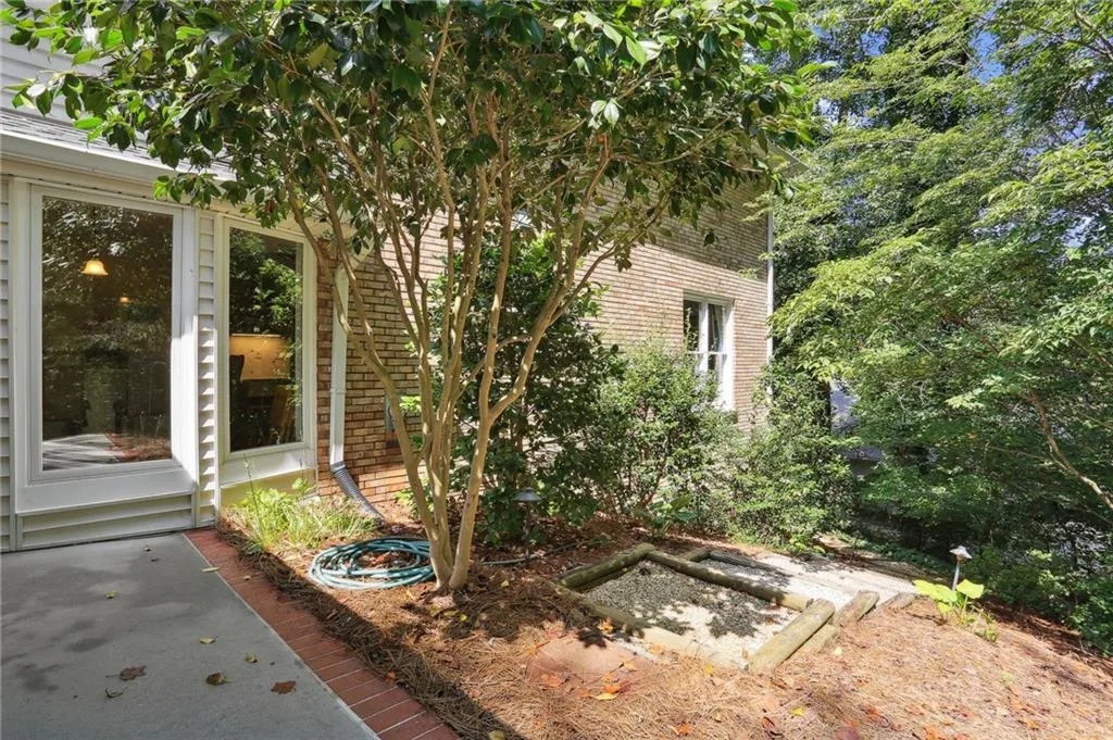 5740 Riverwood Drive, Atlanta, Georgia 30328, 4 Bedrooms Bedrooms, ,3 BathroomsBathrooms,Residential,Sold,5740 Riverwood Drive,7276307