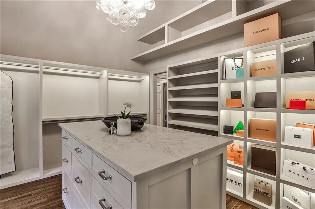 3990 Paces Ferry Road Nw, Atlanta, Georgia 30327, 7 Bedrooms Bedrooms, ,7 BathroomsBathrooms,Residential,For Sale,3990 Paces Ferry Road Nw,7622362