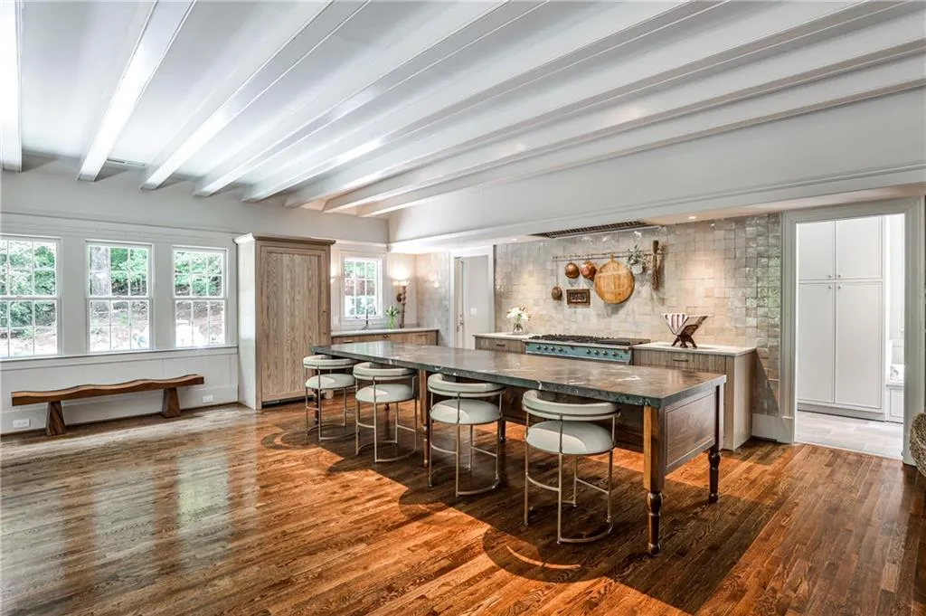3990 Paces Ferry Road Nw, Atlanta, Georgia 30327, 7 Bedrooms Bedrooms, ,7 BathroomsBathrooms,Residential,For Sale,3990 Paces Ferry Road Nw,7622362
