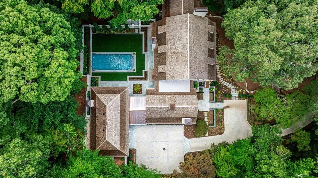 3990 Paces Ferry Road Nw, Atlanta, Georgia 30327, 7 Bedrooms Bedrooms, ,7 BathroomsBathrooms,Residential,For Sale,3990 Paces Ferry Road Nw,7622362
