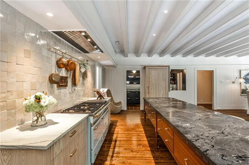 3990 Paces Ferry Road Nw, Atlanta, Georgia 30327, 7 Bedrooms Bedrooms, ,7 BathroomsBathrooms,Residential,For Sale,3990 Paces Ferry Road Nw,7622362