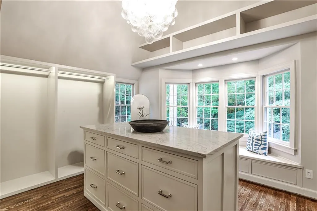 3990 Paces Ferry Road Nw, Atlanta, Georgia 30327, 7 Bedrooms Bedrooms, ,7 BathroomsBathrooms,Residential,For Sale,3990 Paces Ferry Road Nw,7622362