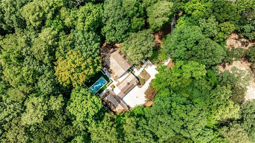 3990 Paces Ferry Road Nw, Atlanta, Georgia 30327, 7 Bedrooms Bedrooms, ,7 BathroomsBathrooms,Residential,For Sale,3990 Paces Ferry Road Nw,7622362