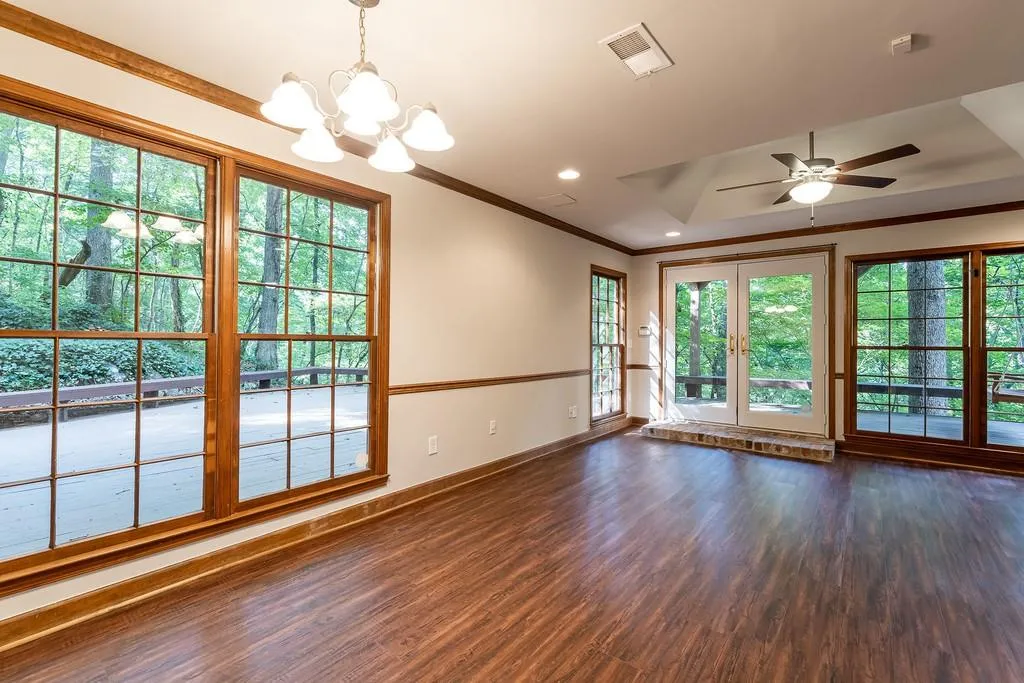 8271 Ison Road, Atlanta, Georgia 30350, 3 Bedrooms Bedrooms, ,3 BathroomsBathrooms,Residential,Sold,8271 Ison Road,6589324