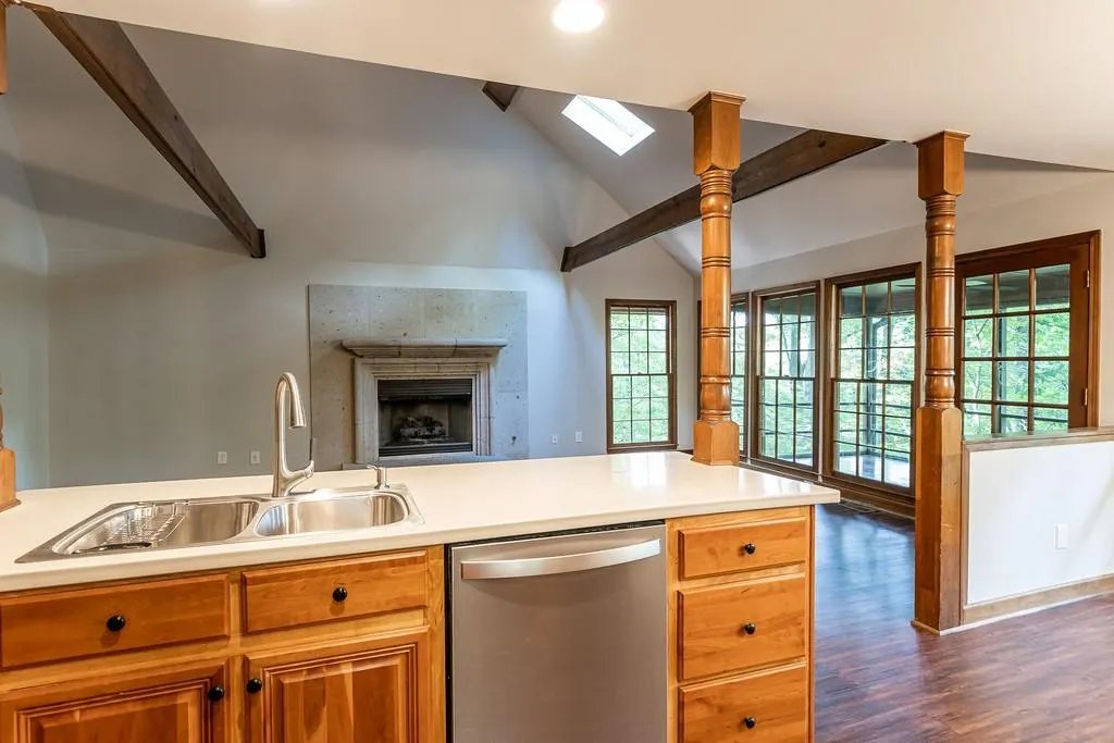 8271 Ison Road, Atlanta, Georgia 30350, 3 Bedrooms Bedrooms, ,3 BathroomsBathrooms,Residential,Sold,8271 Ison Road,6589324