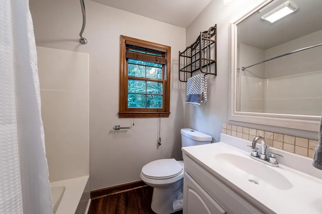 8271 Ison Road, Atlanta, Georgia 30350, 3 Bedrooms Bedrooms, ,3 BathroomsBathrooms,Residential,Sold,8271 Ison Road,6589324