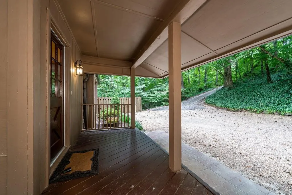 8271 Ison Road, Atlanta, Georgia 30350, 3 Bedrooms Bedrooms, ,3 BathroomsBathrooms,Residential,Sold,8271 Ison Road,6589324