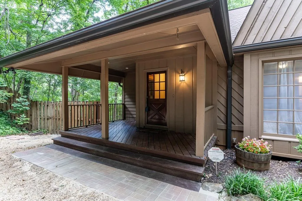 8271 Ison Road, Atlanta, Georgia 30350, 3 Bedrooms Bedrooms, ,3 BathroomsBathrooms,Residential,Sold,8271 Ison Road,6589324