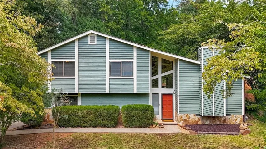 6565 Oakwood Drive, Douglasville, Georgia 30135