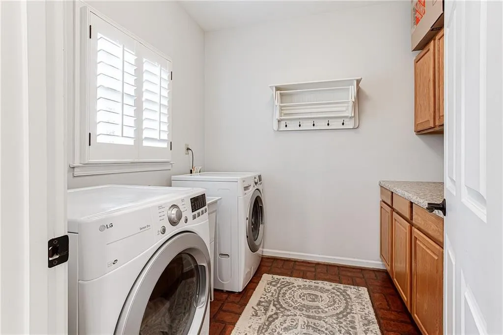 340 Stone Mill Trail, Sandy Springs, Georgia 30328, 4 Bedrooms Bedrooms, ,4 BathroomsBathrooms,Residential,Sold,340 Stone Mill Trail,7024026 340 Stone Mill Trail, Sandy Springs, Georgia 30328, 4 Bedrooms Bedrooms, ,4 BathroomsBathrooms,Residential,Sold,340 Stone Mill Trail,7024026