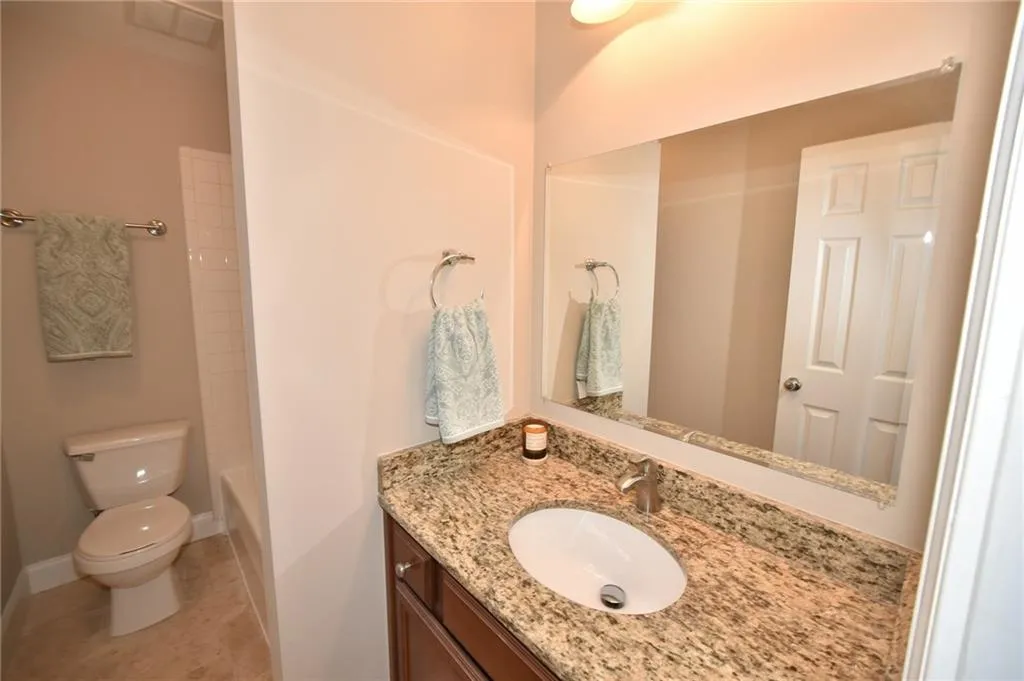 6980 Roswell Road Ne Unit F3, Atlanta, Georgia 30328, 3 Bedrooms Bedrooms, ,2 BathroomsBathrooms,Residential,Sold,6980 Roswell Road Ne Unit F3,5762358